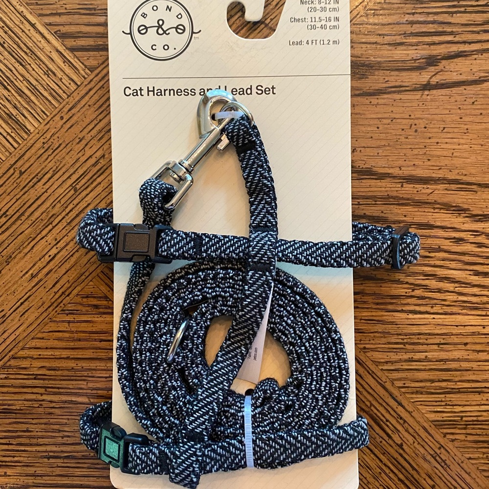 Bond & Co. Cat Harness and Lead Set